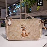 (Factory ไม่ใช่งานออก Shop) C7699 NOLITA 19 IN SIGNATURE CANVAS WITH TIGER