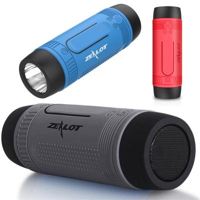 Portable Speaker Flashlight TF Slot Hifi Speakers FM Radio Outdoor Wireless Speaker Bluetooth-compatible For Mobiles Phones PC