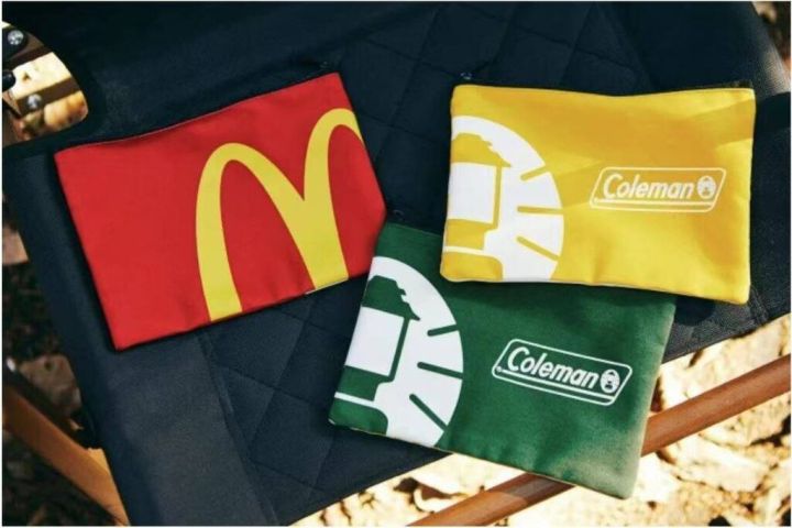 กระเป๋าเก็บอุปกรณ์-coleman-x-mcdonalds-มีซิป-special-edition-วางขายเฉพาะในประเทศญี่ปุ่น-ของใหม่-ของแท้-พร้อมส่ง