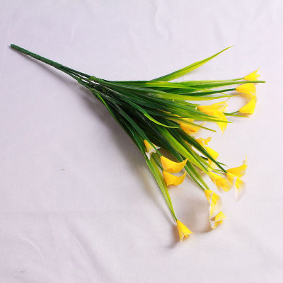 P5u7ดอกแคลลาลิลลี่ไม้พุ่มเขียวขจี1มัดระเบียงในสวนป้องกันรังสียูวีที่ Hiasan Taman Rumah ดอกไม้ประดิษฐ์