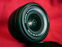 Fuji FUJINON XC 15-45mm F3.5-5.6 OIS PZ” ครอบคลุมทางยาวโฟกัสที่ใช้บ่อยตั้งแต่ 23-69 มม. eq.และเป็นเลนส์ซูมแบบถอดเปลี่ยนได้ที่เล็กที่สุดและน้ำหนักเ Fujifilm 15-45