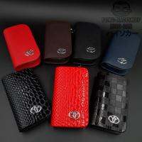 เคสกุญแจหนัง โตโยต้า TOYOTA PRADA หนัง พราด้า สีแดง บรรจุ1อัน กระเป๋ากุญแจรีโมทหนัง กระเป๋าหนังใส่กุญแจรีโมทรถ เคสหนังใส่กุญแจรถ HISO-CAR ตาปองประดับยนต์ โลโก้แมน