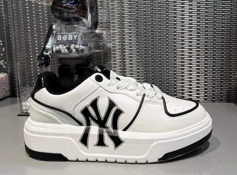 MLB Chunky Liner New York Yankees Shoes NY Baseball Sneakers White/Black US  5-12