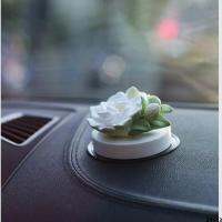 ช่องลม Gardenia Flower Fragrant Stone Fragrant Fragrance Car Decoration Flower Aromatpy พร้อมของขวัญปูนปลาสเตอร์มือแอร์รถยนต์