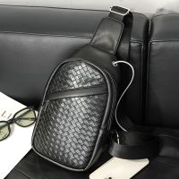 [COD] 2023 new mens bag trendy brand chest printed weaving Messenger all-match single shoulder