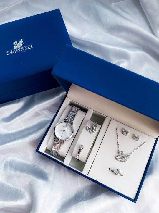 new-set-นาฬิกา-เครื่องประดับ-swarovski-สแตนเลส-งาน-boxset-หรูหราเหมือนเดิม-ตัวนาฬิกาเป็รเพชรรอบวง-มาพร้อมกล่อง