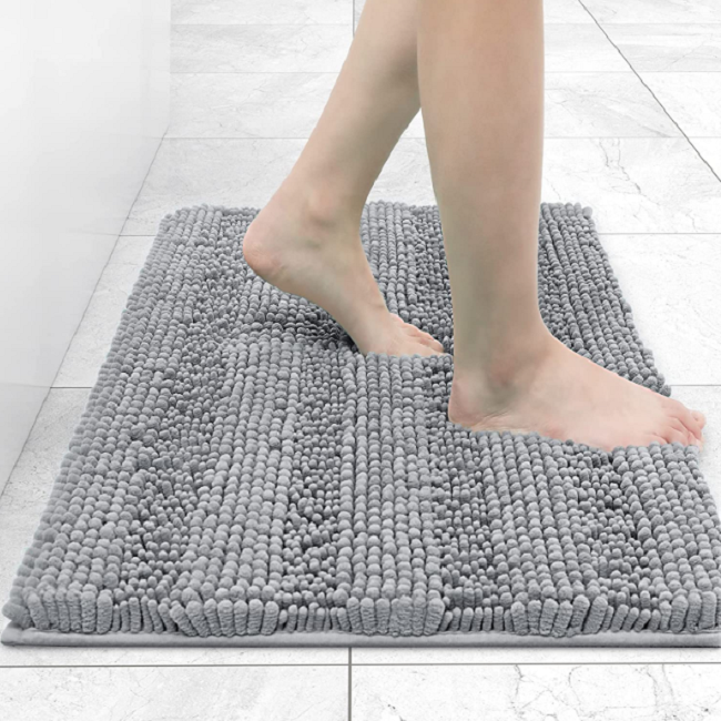 Chân của bạn sẽ luôn luôn sạch sẽ khi bạn sử dụng thảm lau chân. Thảm này không chỉ làm sạch chân mà còn giữ cho sàn nhà được sạch sẽ hơn. Xem hình ảnh để biết thêm chi tiết.