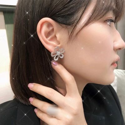 “：{+ Studded Earrings High Quality Material Comfortable To Wear Elegant Stud Earrings Fashion Earrings Suitable For Any OcnTH