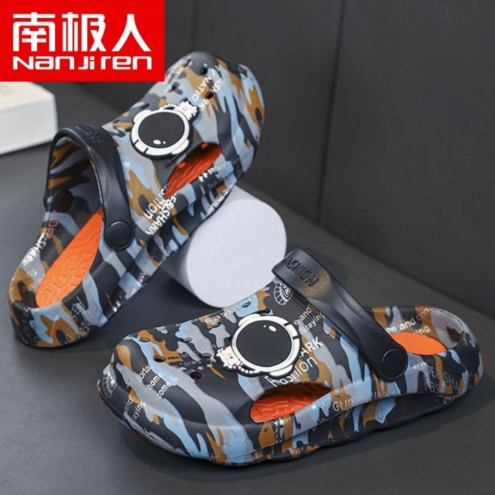 hot-sale-antarctic-childrens-hole-shoes-summer-style-middle-and-big-children-non-slip-thick-soled-beach-boys-home-baotou-drag