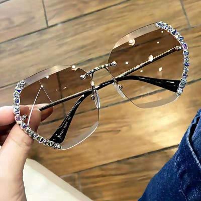 2022 Fashion Diamond Sunglasses Women UV400 Rimless Vintage Sun Glasses Rhinestone Retro Sunglass Luxury Designer Oculos Female