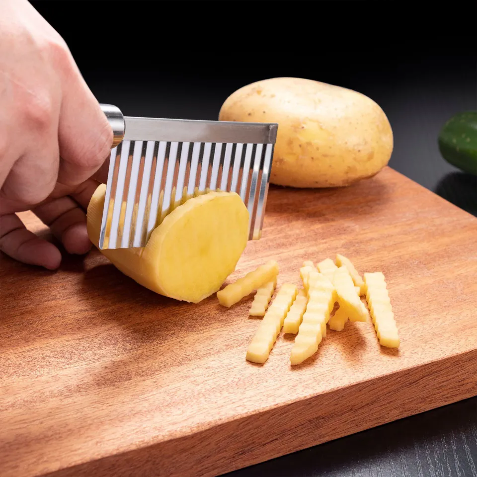 Limei Crinkle Cutter, French Fry Cutter Stainless Steel Knife,Wave Knife  Suitable for Cutting Fruits and Vegetables, Kitchen Must Have Kid Knife for  Potato Onion Carrot Sliced into Thin Slices 