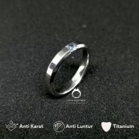 [ผิดนัดบน] American Diamond Silver Color Women Men Titanium Ring Anti Rust