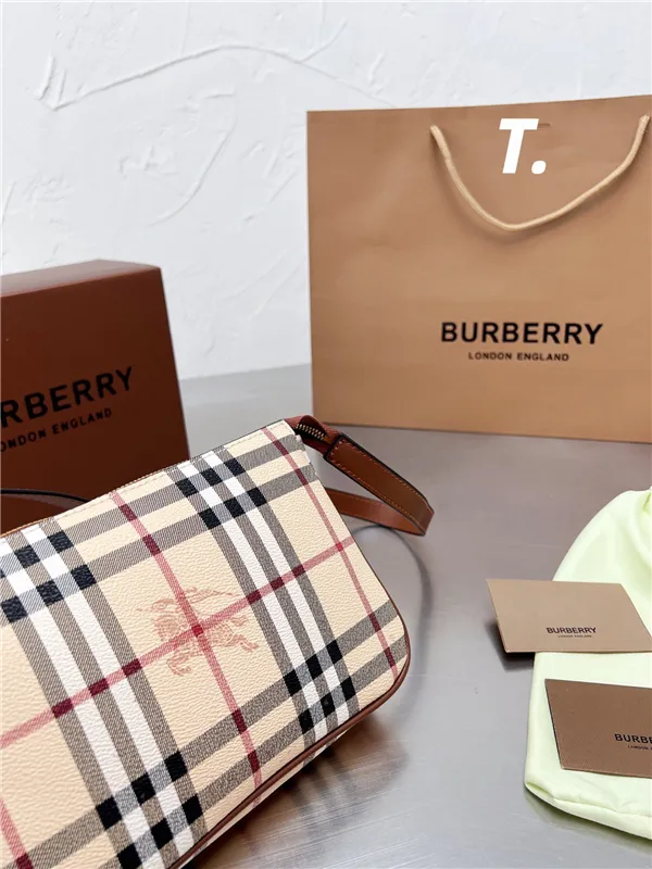 Burberry Lunch Bag – In Wang Vintage
