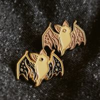 【CW】 Bat Enamel Lapel Pin Badge