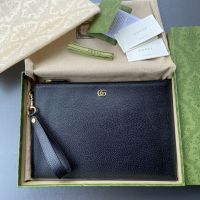 GUCCI กระเป๋า GG MARMONT LEATHER POUCH Messenger Bags
