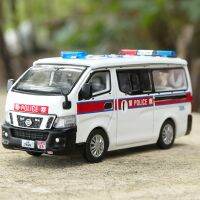 การหล่อแบบไดคาสติ้ง1:64ระดับ Nissan Nv350 Hong Kong รถตำรวจอัลลอยด์การแสดงของที่ระลึกของโมเดลรถจำลอง