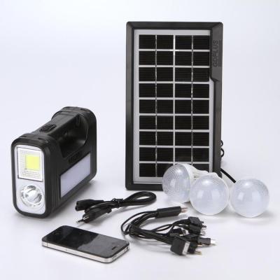 SOLAR LIGHTING SYSTEM GDPLUS รุ่น GD-8017 ชาร์จไฟด้วยไฟบ้าน/USB หรือพลังงานแสงอาทิตย์ผ่านแผงโซลาร์เซลล์ เข้าตัวเก็บไฟ สามารถนำไฟไปใฃ้ชาร์จอุปกรณ์มือถือหรือใช้ร่วมกับหลอดไฟให้ความสว่างได้พร้อมกัน  4 ดวง นาน 2-15 ชม เป็นPowerBank และไฟฉายไฟฉุกเฉินในตัว