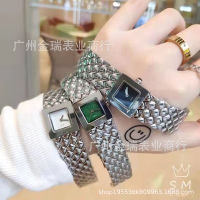 Wechat business hot style wholesale middle small fragrant with square classic droplets steel belt plaid literally quartz female table wholesale