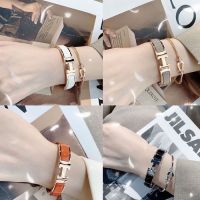 H-Shaped Buckle สร้อยข้อมือกำไลข้อมือ Clic H แคบสร้อยข้อมือ Elegant Shell สร้อยข้อมือไทเทเนียมเหล็กสร้อยข้อมือไม่ซีดจางสำหรับผู้ชายและผู้หญิงของขวัญ