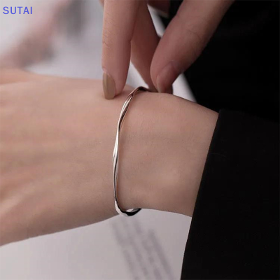 💖【Lowest price】SUTAI สร้อยข้อมือแหวนโมเบียสสำหรับผู้หญิงกำไลข้อมือน้ำหนักเบาดีไซน์เฉพาะกลุ่มสวยงามของขวัญเครื่องประดับลมหนาว