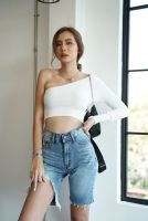 Atipashop - Sassy Crop เสื้อแขนยาวปาดไหล ผ้า RIB