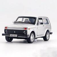 1/32 Russian LADA NIVA Alloy Model Cars Toy Diecasts Metal Casting Pull Back Music Light Car Toys for Children Vehicle