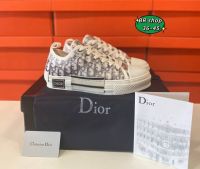 รองเท้า DR - sneaker รุ่นใหม่ล่าสุด