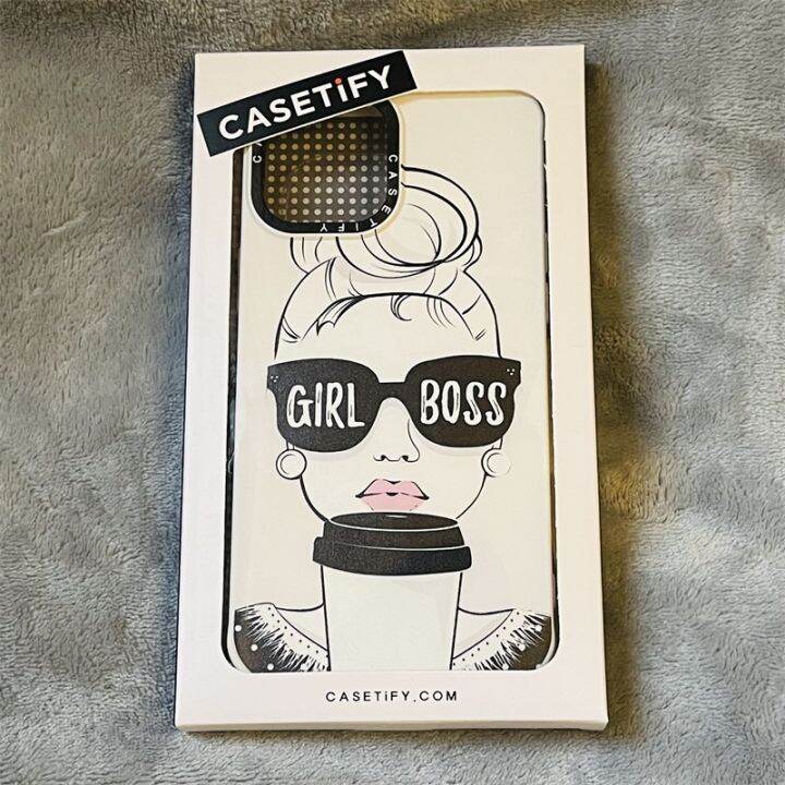 เคสโทรศัพท์ Casetify X Girl Boss สีขาวเคสซิลิโคนลายน้ำตาล Iphone 14 13 Pro Max 12 Pro Max 11 8755