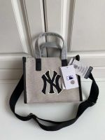 กระเป๋าสะพาย กระเป๋าถือ น้ำหนักเบา Basic Big Logo Canvas S-Tote Bag NEW YORK YANKEES