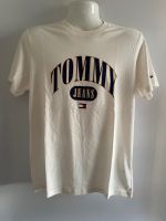 เสื้อยืดคอกลม Tommy Jeans logo crewneck t-shirt size M โทนสีอ่อน ของแท้