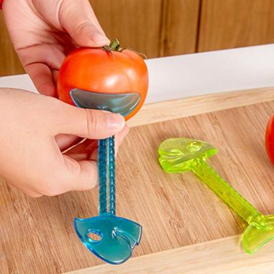 2021Kitchen accessories Fruit &amp; Vegetable Tools Durable Toothpaste Dispenser Fishbone Design Toothpaste Squeez22 Randomly Color