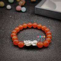 (พราว) .ปี่เซียะเงินแท้+คาร์เนเลี่ยน (Carnelian) ขนาด 8 มม.หินประจำวันพฤหัสและเหมาะกับทุกราศี ผ่านการปลุกเสกเรียบร้อยแล้ว