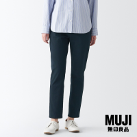 มูจิ กางเกงชิโนขายาวทรงเทเปอร์สลิม ผู้หญิง - MUJI Stretch Tapered Slim Chino Pants