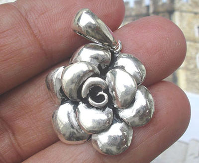 Rose flower exotic lovely pendant ดอกกุหลาบ เท่ห์มาก สวยแปลกตา สวยมาก น่ารัก