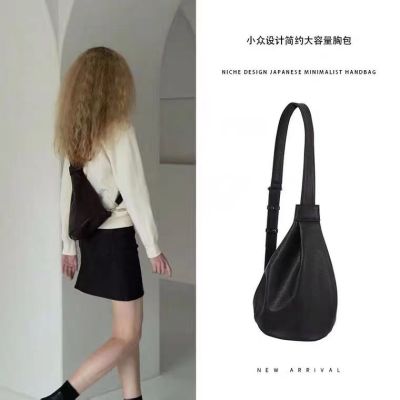 Early autumn Korean designer with handsome his chest packages fashionable western style contracted the single shoulder bag bucket