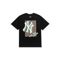 MLB  NY เสื้อยืดพิมพ์ลายโลโก้สายตายาวสำหรับผู้ชายและผู้หญิงรุ่นคู่รักสไตล์เดียวกันสีดำ