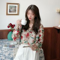 ใหม่ พร้อมส่ง ? Floral Shirt  เสื้อเชิ้ตลายดอก แขนยาว ผ้าชีฟอง กระดุมมุก ลายดอก สไตล์วินเทจ