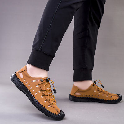 New style รองเท้าแตะผู้ชายรองเท้าแตะหนังฤดูร้อนรองเท้าผู้ชายหนังปิดหัวรองเท้าลำลองรองเท้าชายหาดผู้ชาย