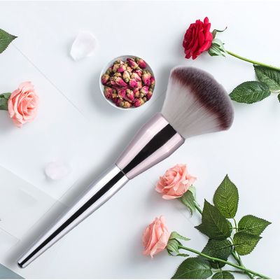 Soft Champagne Makeup Brushes for Women Cosmetic Foundation Powder Blush Eyeshadow Kabuki Blending Make Up Brush Beauty Tools Makeup Brushes Sets