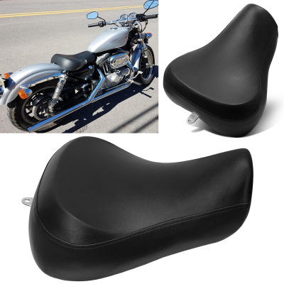 รถจักรยานยนต์สีดำด้านหน้า Driver Rider Solo ที่นั่งสำหรับ Harley Sportster XL 883 1200 72 48 Custom 1983-2003