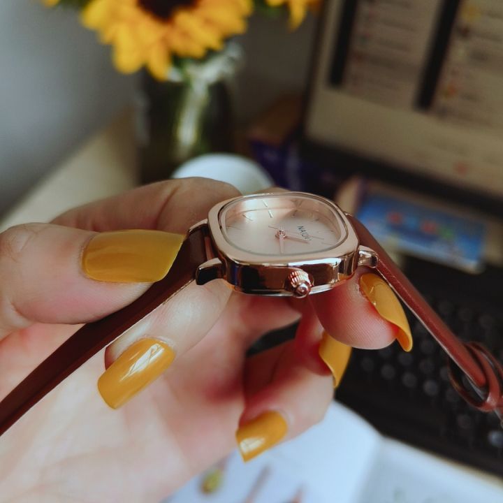 นาฬิกาผู้หญิงควอร์ทซ์แฟชั่นลำลองเรียบง่ายสไตล์ยุโรปและอเมริกันเล็บ-mode-korea-สี่เหลี่ยมแบบใหม่นาฬิกาผู้หญิง