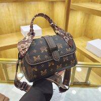 [COD] 2022 this years popular bag womens new hot style super Hebei Baigou all-match fashion presbyopic hand-held messenger