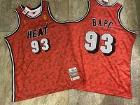 Miami Heat เสื้อบาสเกตบอลผู้ชาย #93 BAPE Mitchell Ness สีแดง Swingman เสื้อกีฬาของแท้