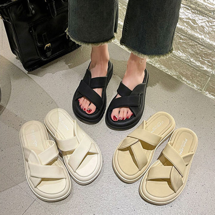 royallovers-ส่งจากไทย-ในระหว่างการสวมใส่รองเท้าแตะชายหาดที่ทนทาน