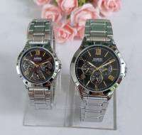 นาฬิกาคู่รัก Casio รุ่น MTP-V300D-1A2 และ LTP-V300D-1A2 นาฬิกาสายแสตนเลสสีเงิน หน้าปัดดำ - ของแท้ 100% รับประกันสินค้า 1 ปีเต็ม