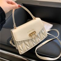 [COD] Small bag womens autumn simple 2021 new trendy fashion foreign style portable square casual shoulder Messenger