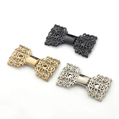 A pair of Metal Hollowed-out Bowknot Shoes Buckles Fashion Clip Clasp for DIY Shoes Bag Garment Hardware Decoration Accessories