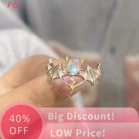 ?【Lowest price】FG แหวนคู่ปีกนางฟ้าแสนโรแมนติกและปีศาจสำหรับผู้หญิงแหวนเปิดนิ้วปรับได้ลายมูนสโตนเครื่องประดับฮาโลวีนสำหรับงานปาร์ตี้