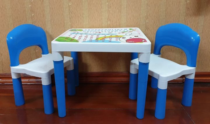 ชุดโต๊ะเด็กอนุบาล-family-set-ชุดโต๊ะทำการบ้านเอนกประสงค์-mvl-ในชุดประกอบด้วยโต๊ะ-เก้าอี้2ตัว