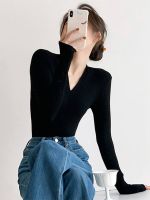 original Uniqlo NEW Black bottoming shirt for women in spring and autumn 2023 new style sweater tops slim and high-end v-neck sweater autumn and winter